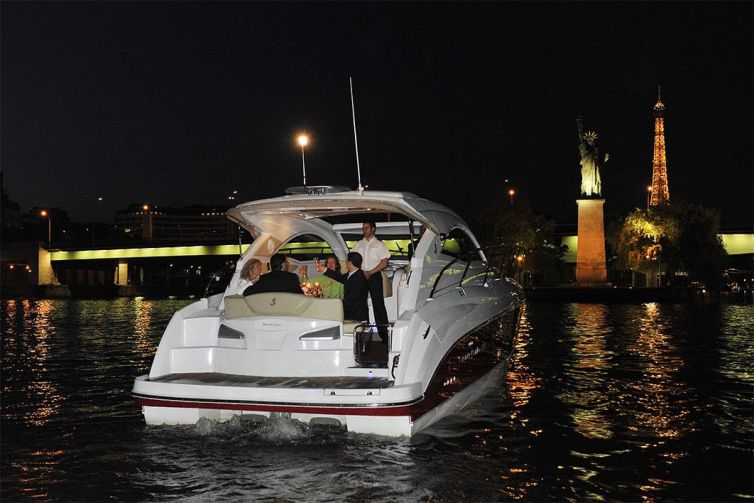 jmaes-yacht-paris-2)